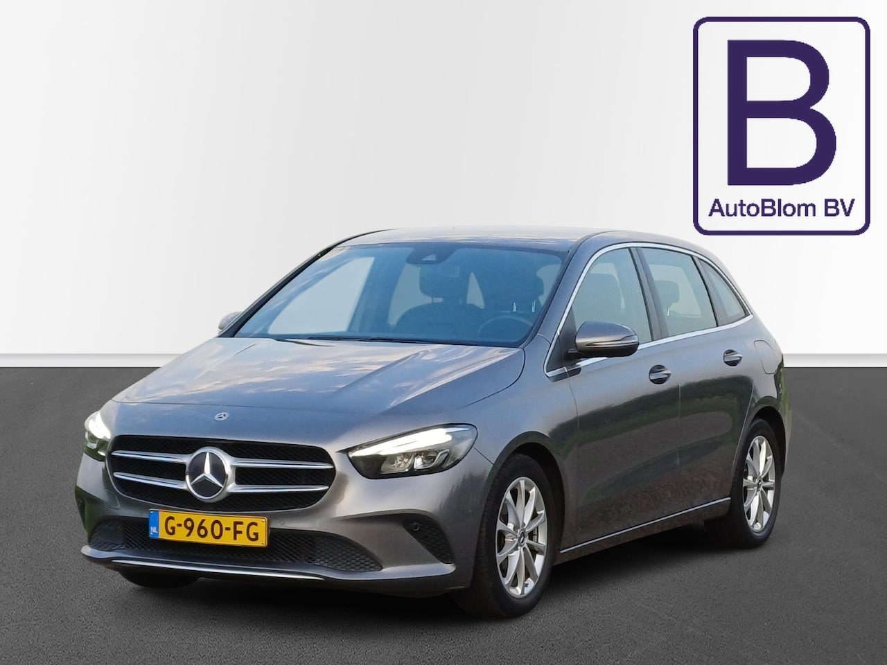 Mercedes-Benz B-klasse - 180 Edition Premium Plus/ Goed onderhouden/Prachtige Auto!/Leer/Camera/Led/Sfeer/ - AutoWereld.nl