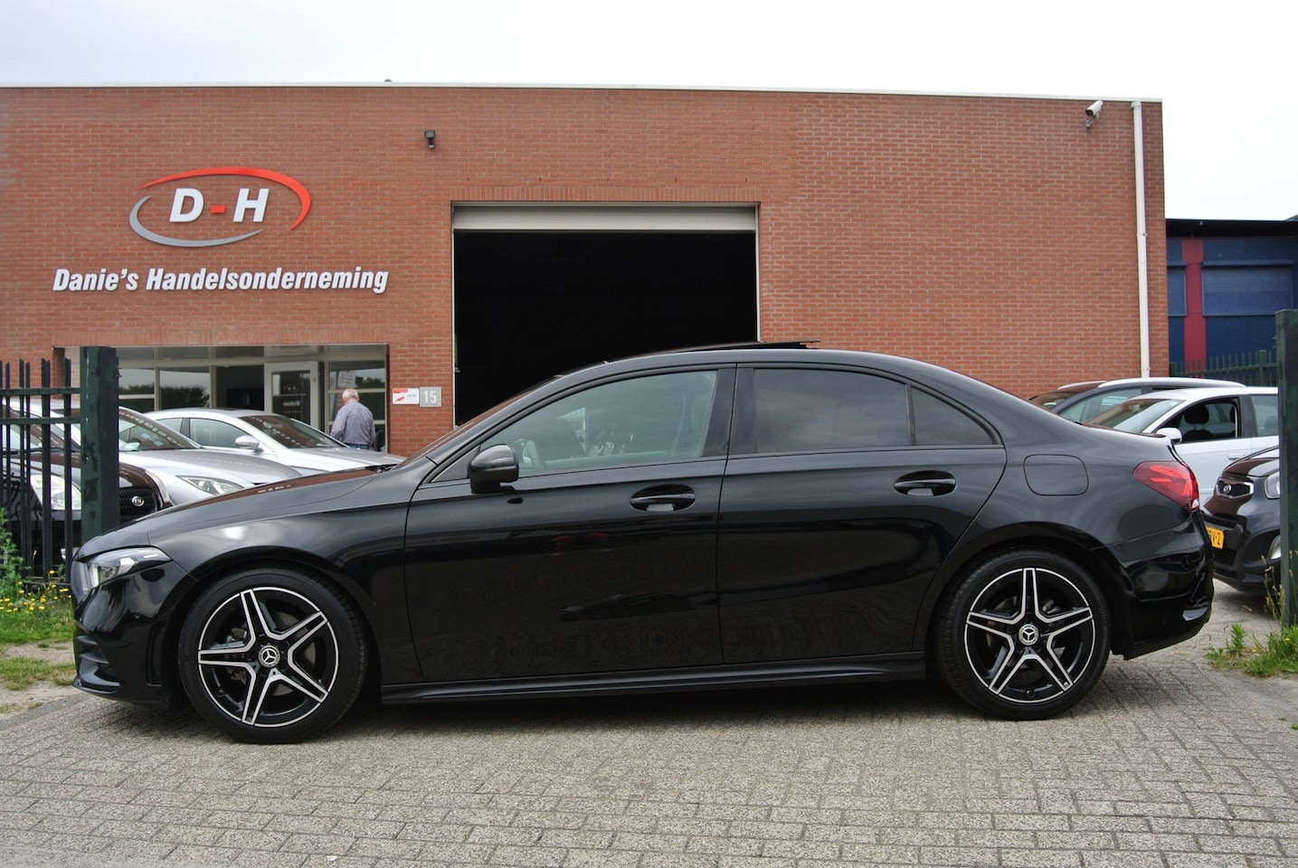 Mercedes-Benz A-klasse - 180 Business Solution AMG automaat panoramadak sfeerverlichting inruil mogelijk nap - AutoWereld.nl
