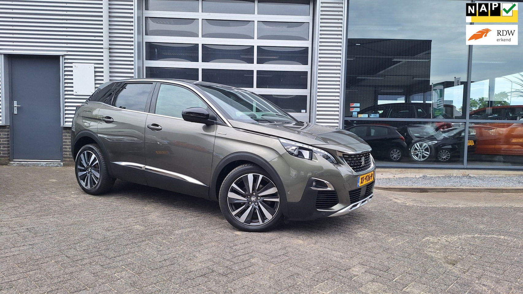 Peugeot 3008 - 1.2 PureTech GT Line/Camera/Nav/19 Inch/Gt Line/Enz - AutoWereld.nl