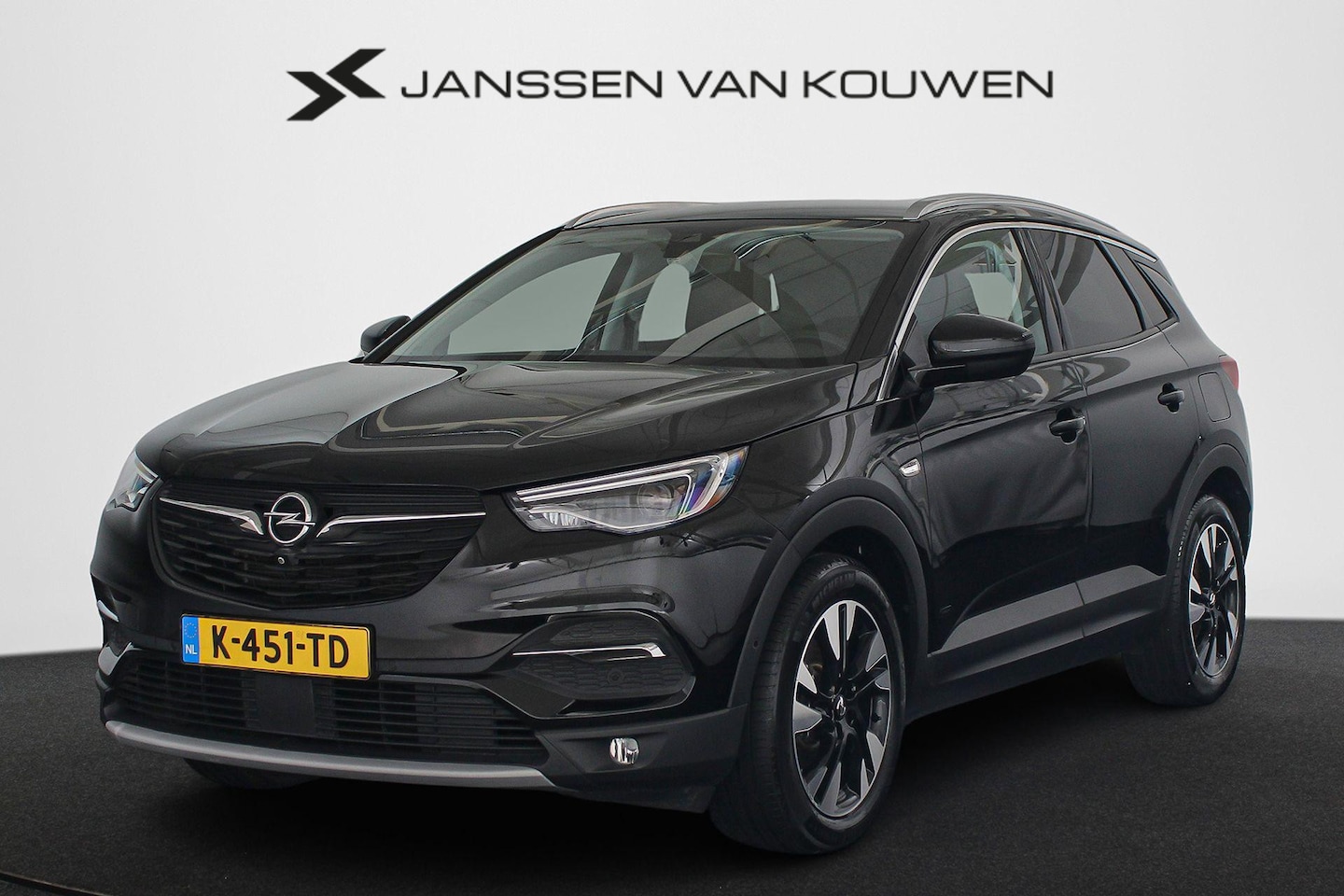 Opel Grandland X - 1.6 Turbo Hybrid Business Elegance Stoelverwarming Keyless Dodehoek LED Koplampen - AutoWereld.nl