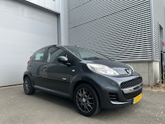 Peugeot 107 - 1.0-12V Millesim 200 |2e eig|5deurs|Airco|15''|Toerenteller|Nwe apk