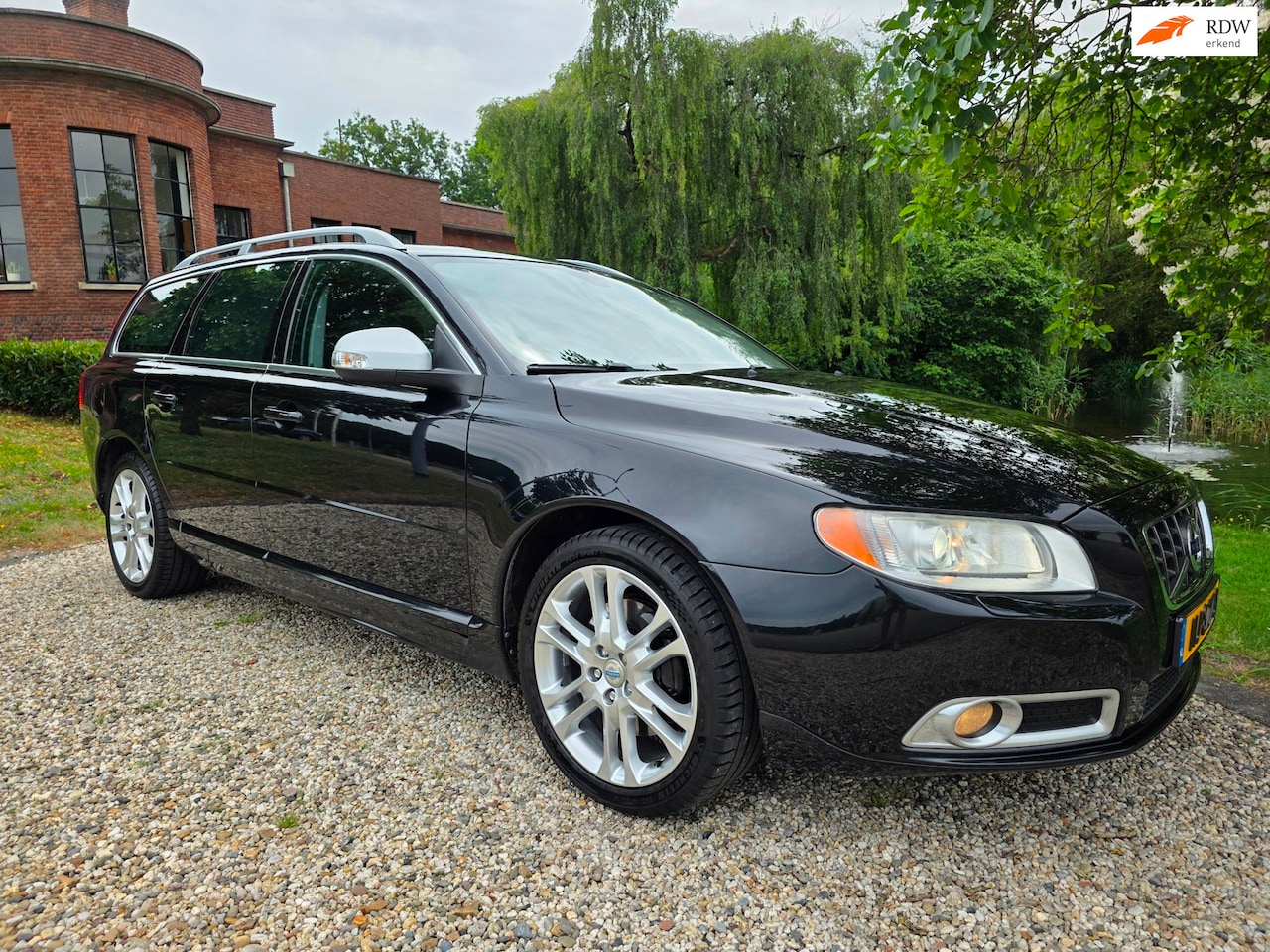Volvo V70 - 2.5T Momentum AUTOMAAT/xenon - AutoWereld.nl