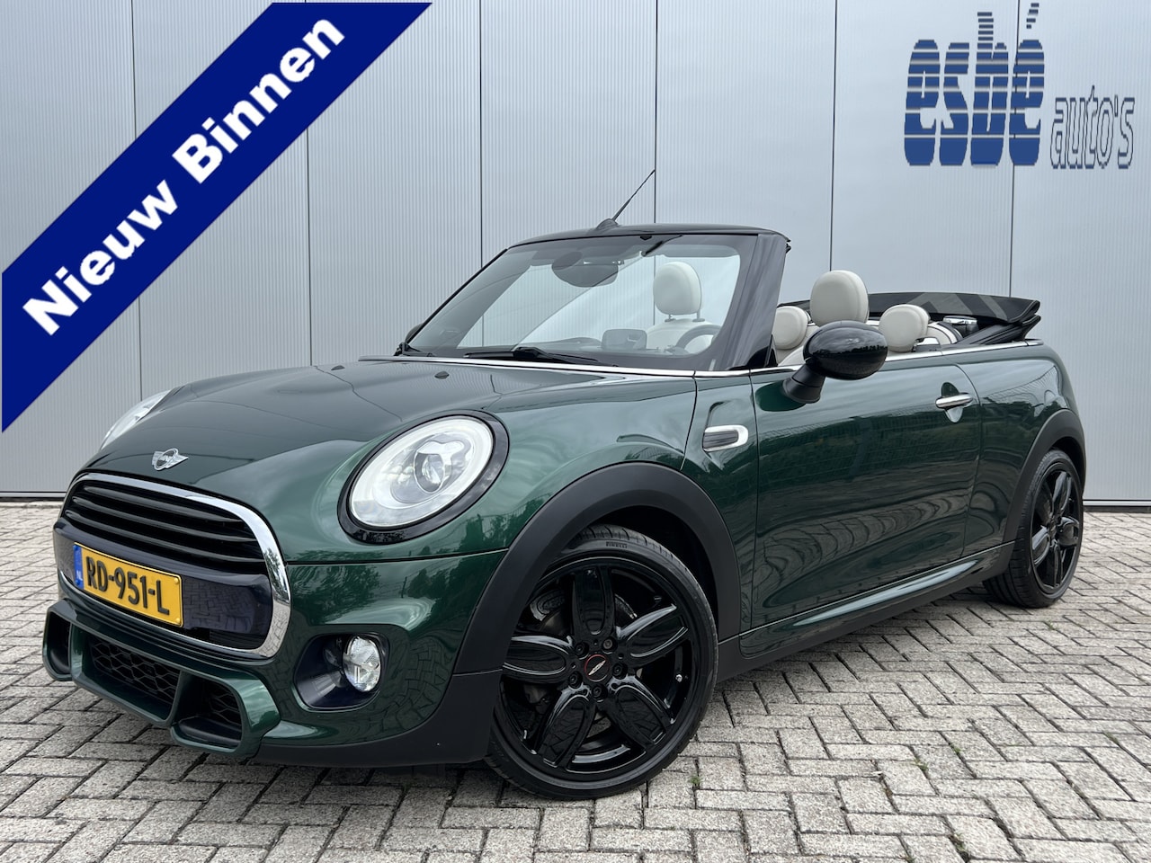 MINI Cabrio - 1.5 Cooper 136 pk Automaat JCW Navigatie Head-Up Display Harman Kardon Audio Sportstoelen - AutoWereld.nl