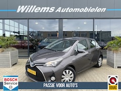Toyota Yaris - 1.5 Hybrid Trend Bi-Tone Cruise Control, Navigatie & Camera