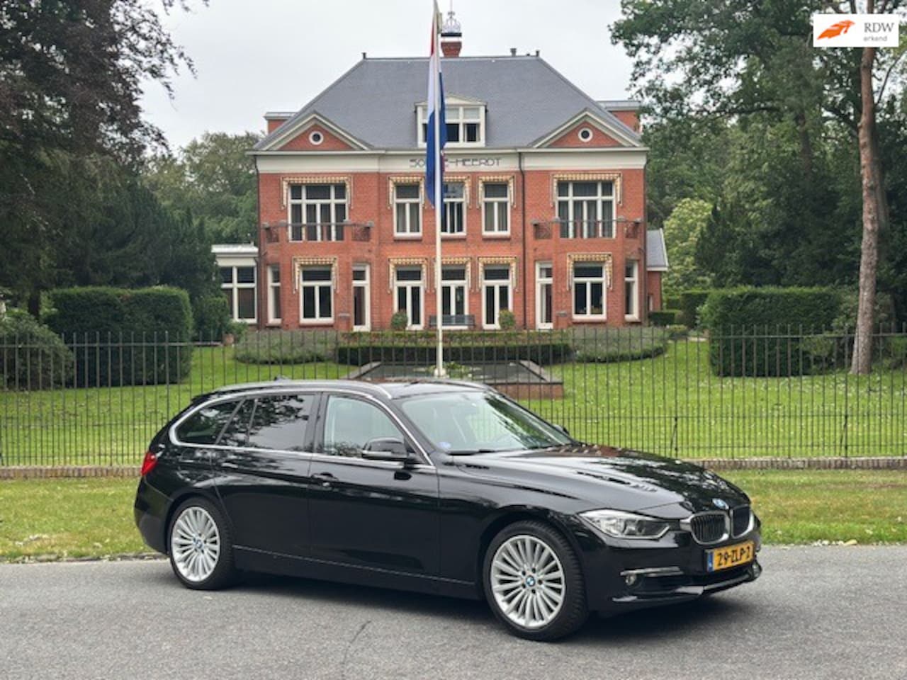 BMW 3-serie Touring - 320i High Executive 320i High Executive - AutoWereld.nl