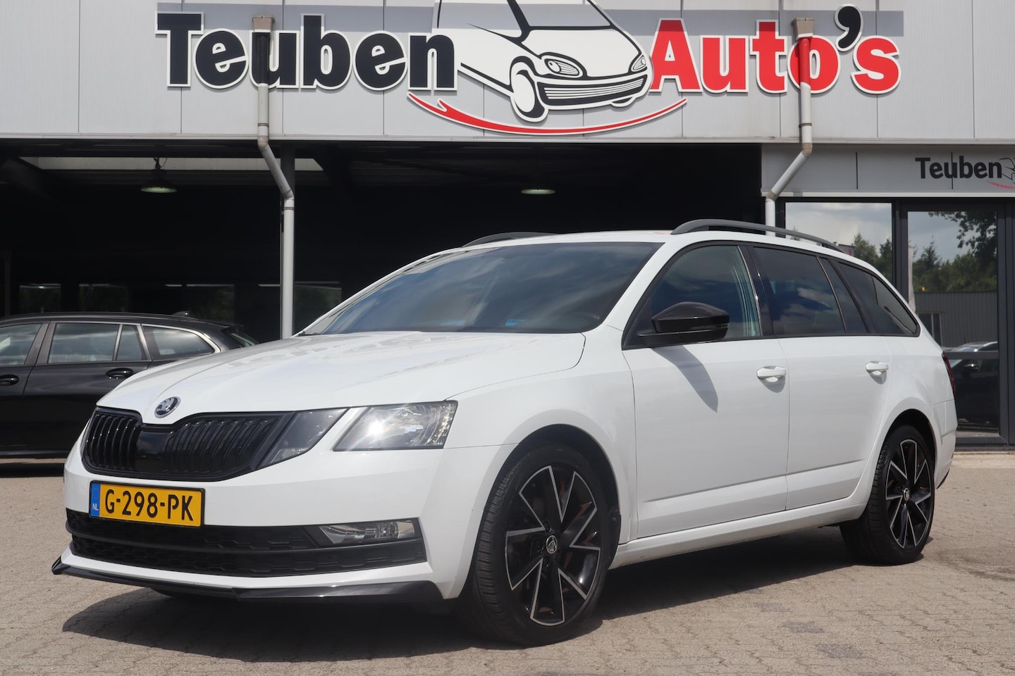 Skoda Octavia Combi - 1.5 TSI Greentech Sport Business 150PK | Automaat | Navigatie | Climate control | Cruise c - AutoWereld.nl