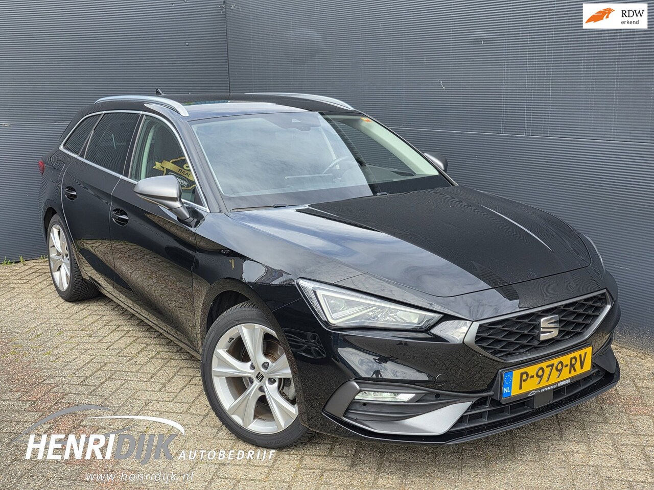 SEAT Leon Sportstourer - 1.5 eTSI FR Business Intense Trekhaak / Navi / Stoel Stuur verwarming / PDC - AutoWereld.nl