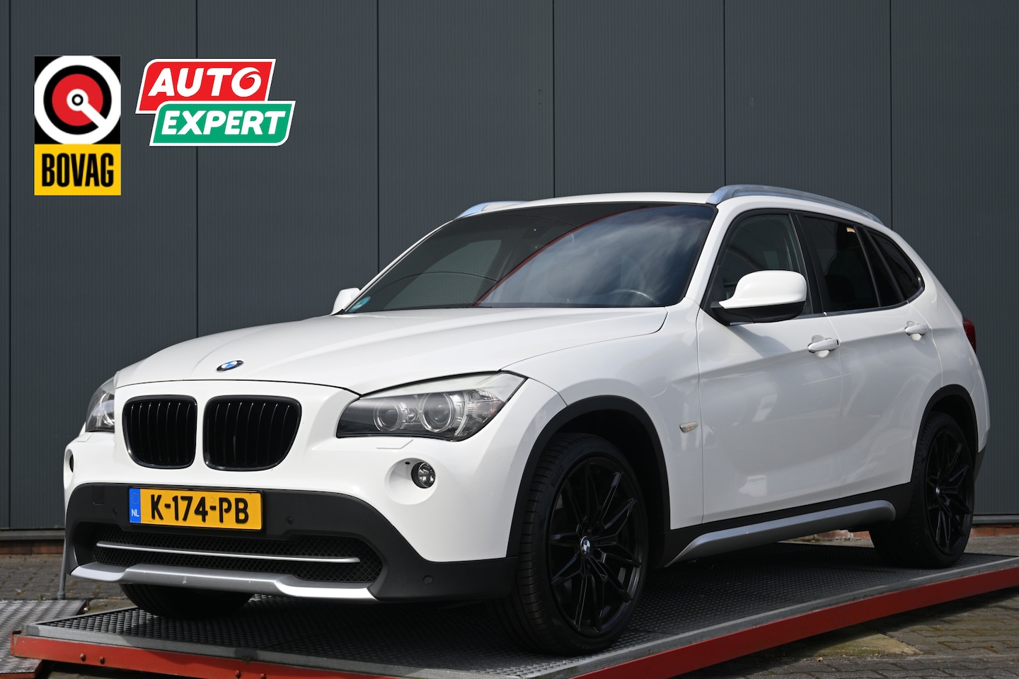 BMW X1 - xDrive28i Executive trekhaak panoramadak - AutoWereld.nl