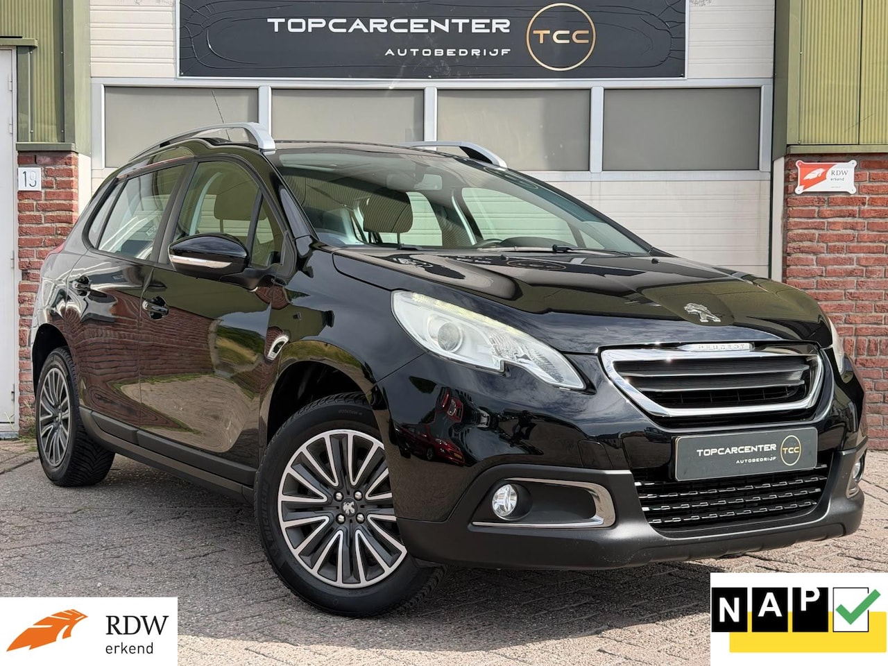 Peugeot 2008 - 1.2 PureTech Active/PANO/PARKS/NAVI/AUT/APK/NAP - AutoWereld.nl