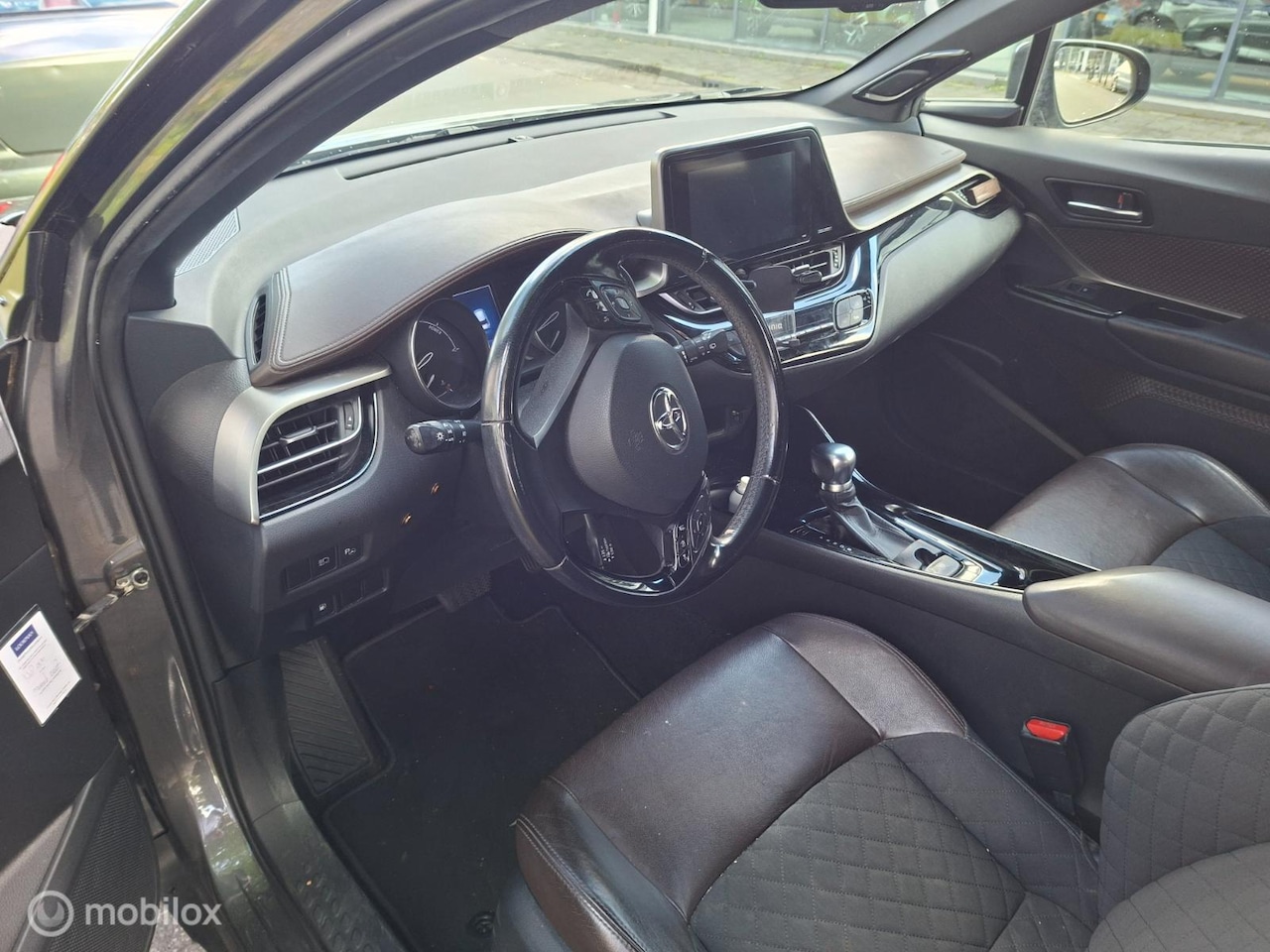 Toyota C-HR - 1.8 Hybrid EXECUTIVE | STOELVERWARMING | PARK. SENSOREN - RIJKLAARPRIJS - AutoWereld.nl