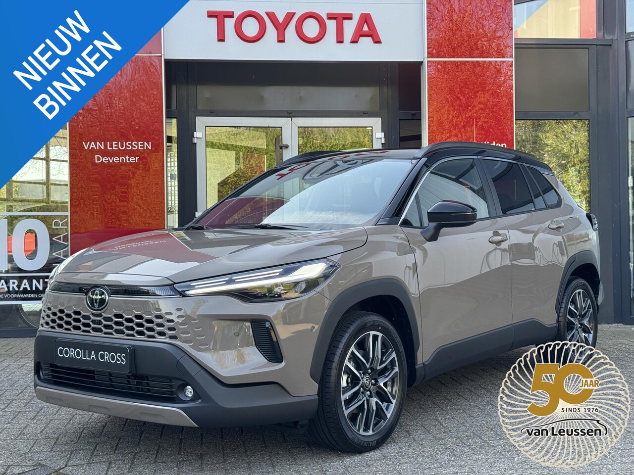 Toyota Corolla Cross - Hybrid 180 Executive NIEUW UIT VOORRAAD LEVERBAAR!! - AutoWereld.nl