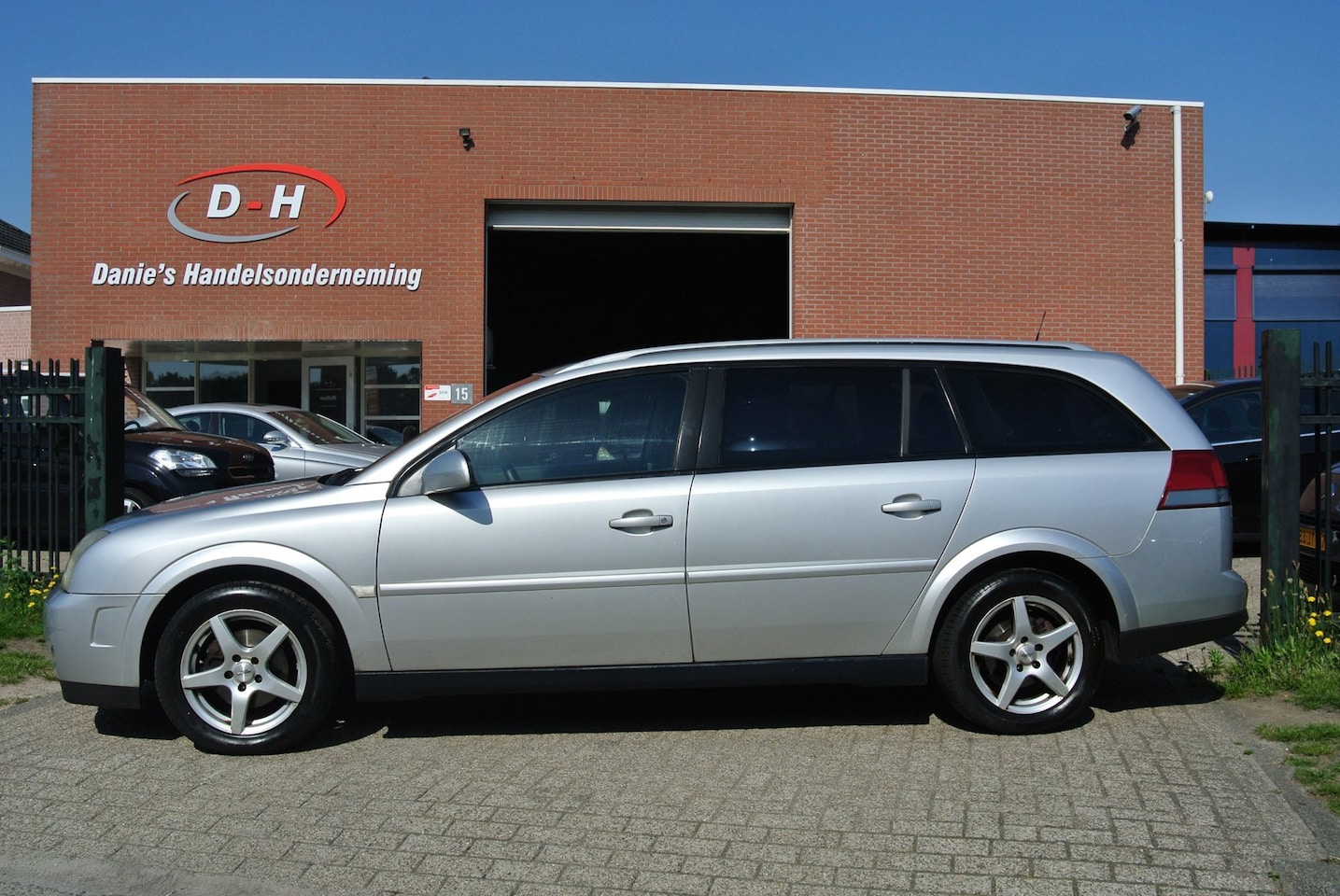 Opel Vectra Wagon - 1.8-16V V-Line airco nieuwe apk inruil mogelijk nap - AutoWereld.nl
