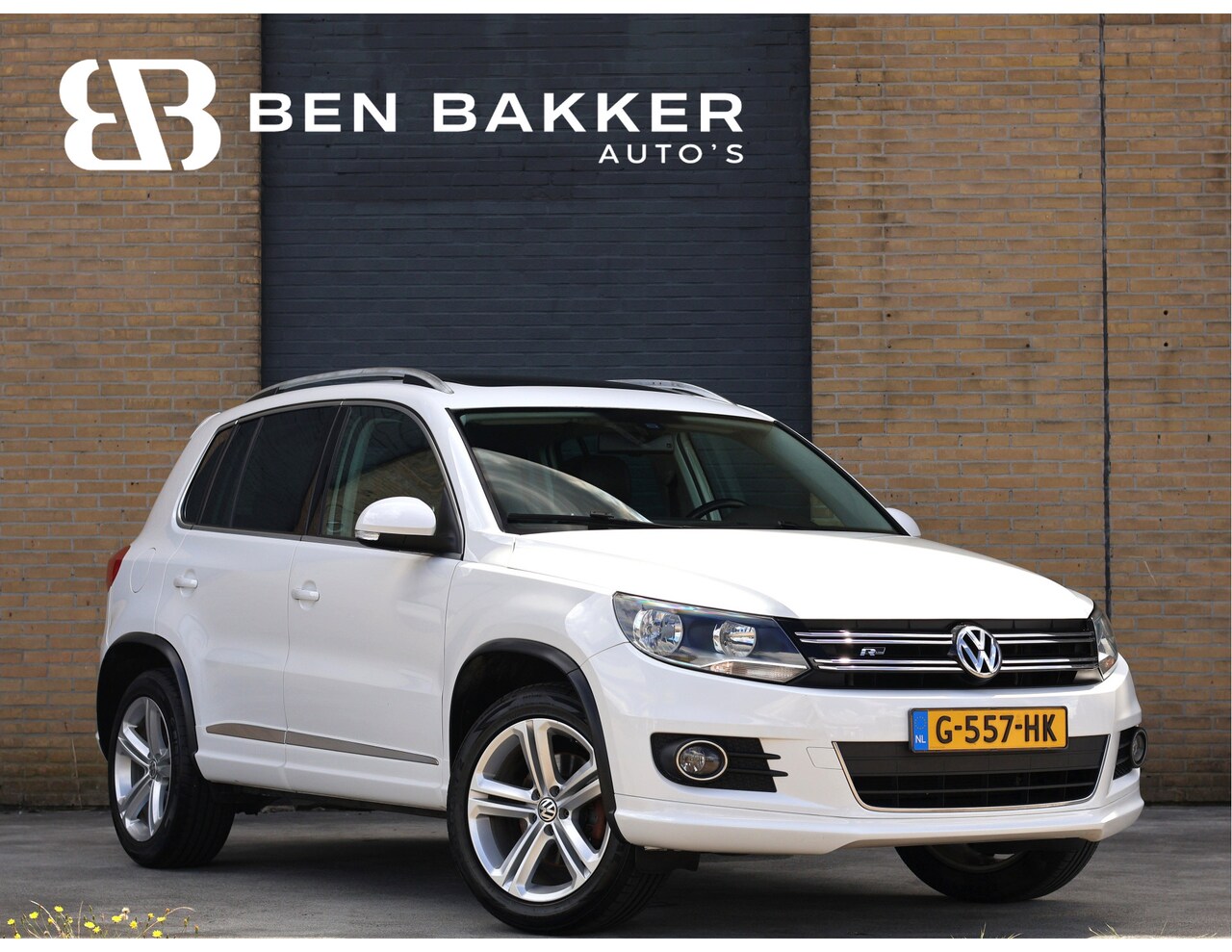 Volkswagen Tiguan - 1.4 TSI R-line Pano | Leder | 18” | Trekhaak | 160 PK - AutoWereld.nl