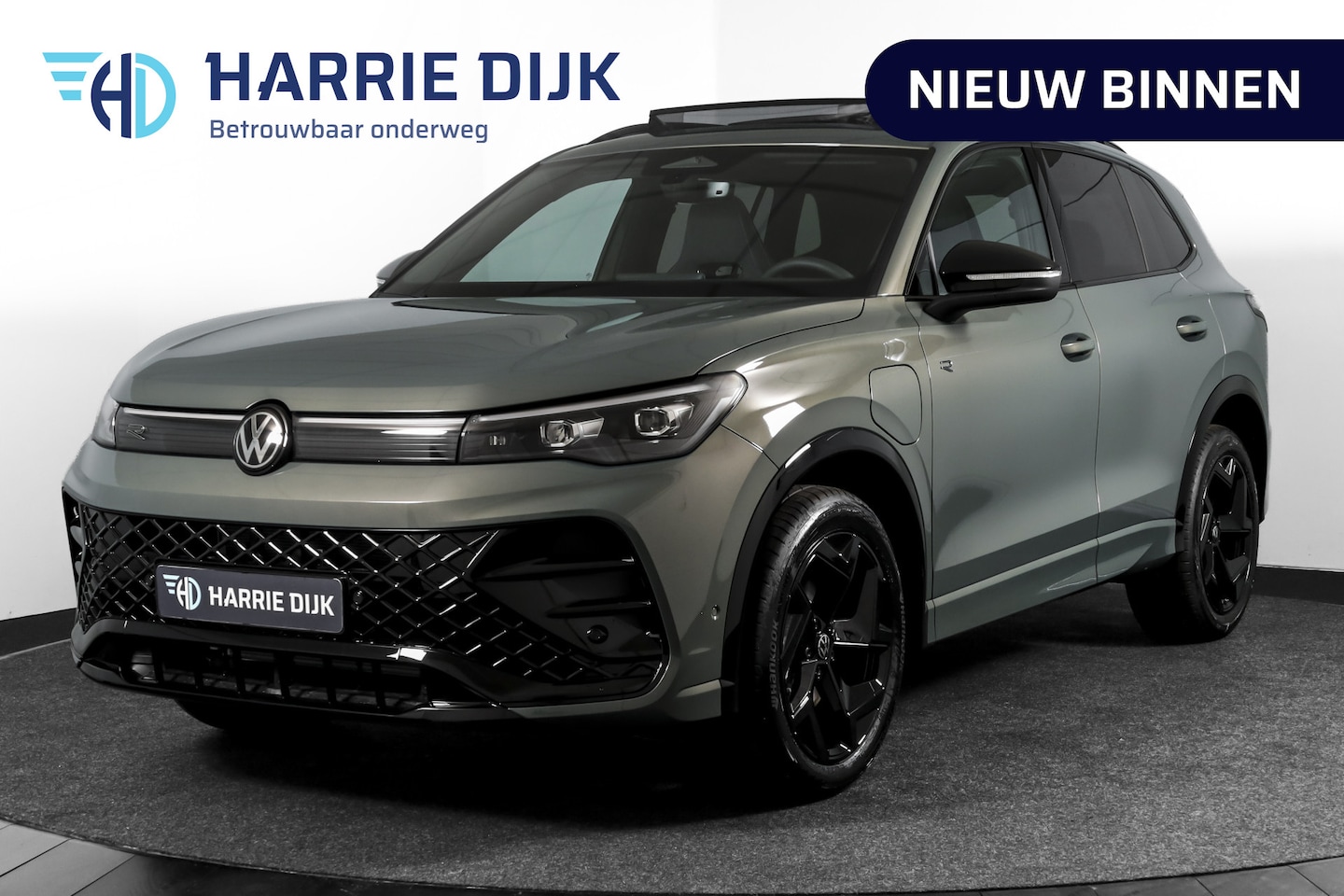 Volkswagen Tiguan - 1.5 eHybrid 272 PK R-Line | Black Style | S/K-panodak | Adapt. Cruise | Stoel-+stuurverw. - AutoWereld.nl
