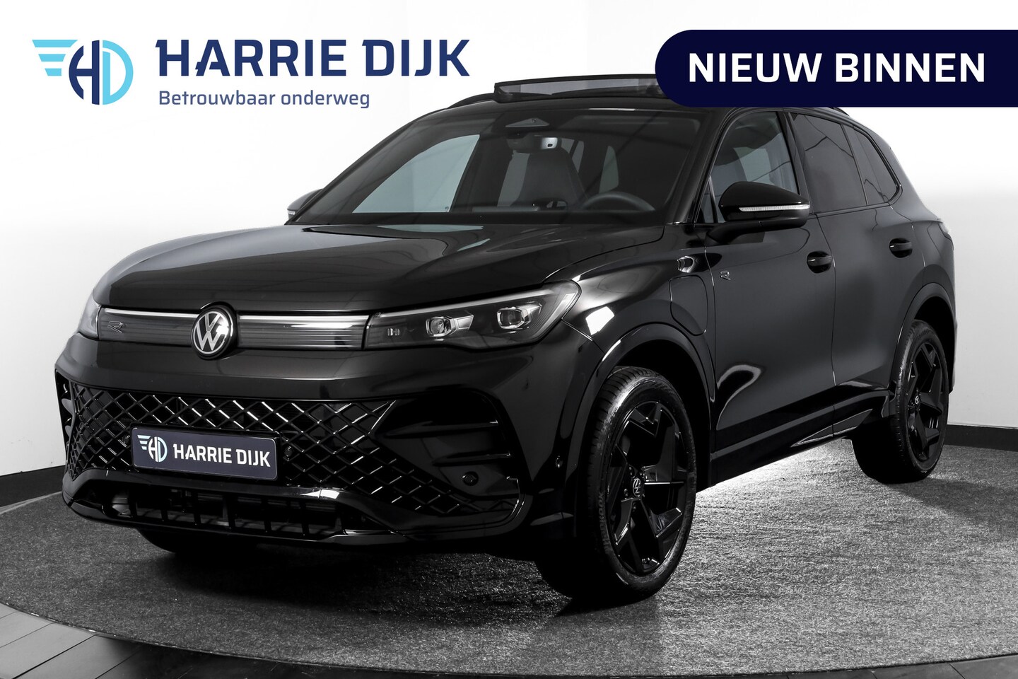 Volkswagen Tiguan - 1.5 eHybrid 272 PK R-Line | Black Style | S/K-panodak | Adapt. Cruise | Stoel-+stuurverw. - AutoWereld.nl