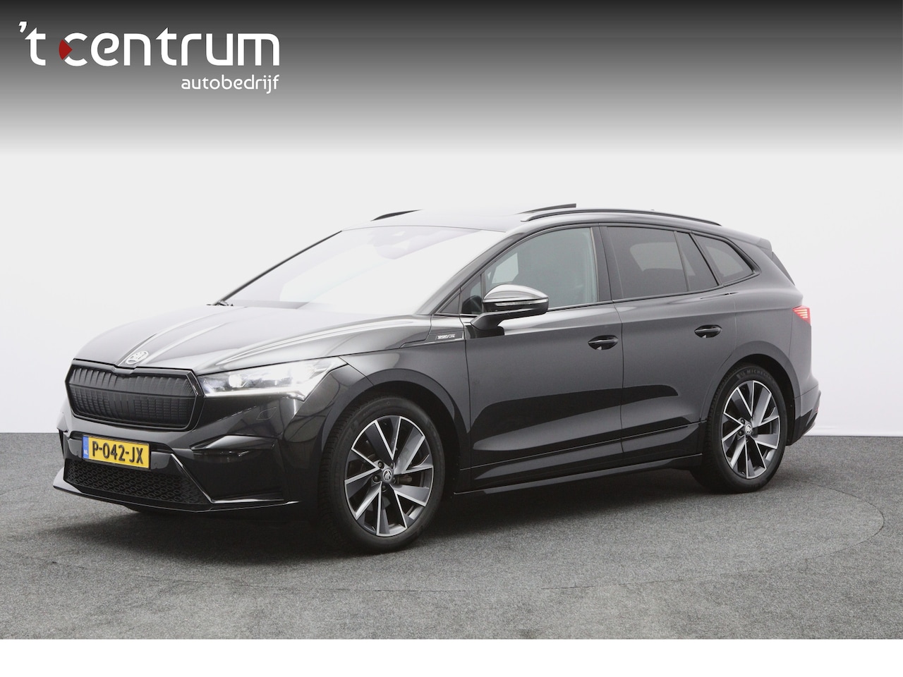 Skoda Enyaq iV - 180 PK 60 Sportline, SOH 92 %, Warmtepomp, Panoramadak, Trekhaak - AutoWereld.nl