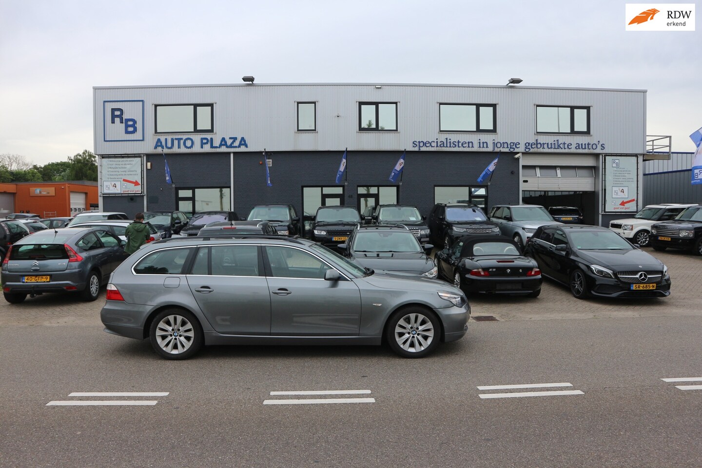 BMW 5-serie Touring - 520d PANO / HEAD UP / LEER / NAVI / FACELIFT - AutoWereld.nl