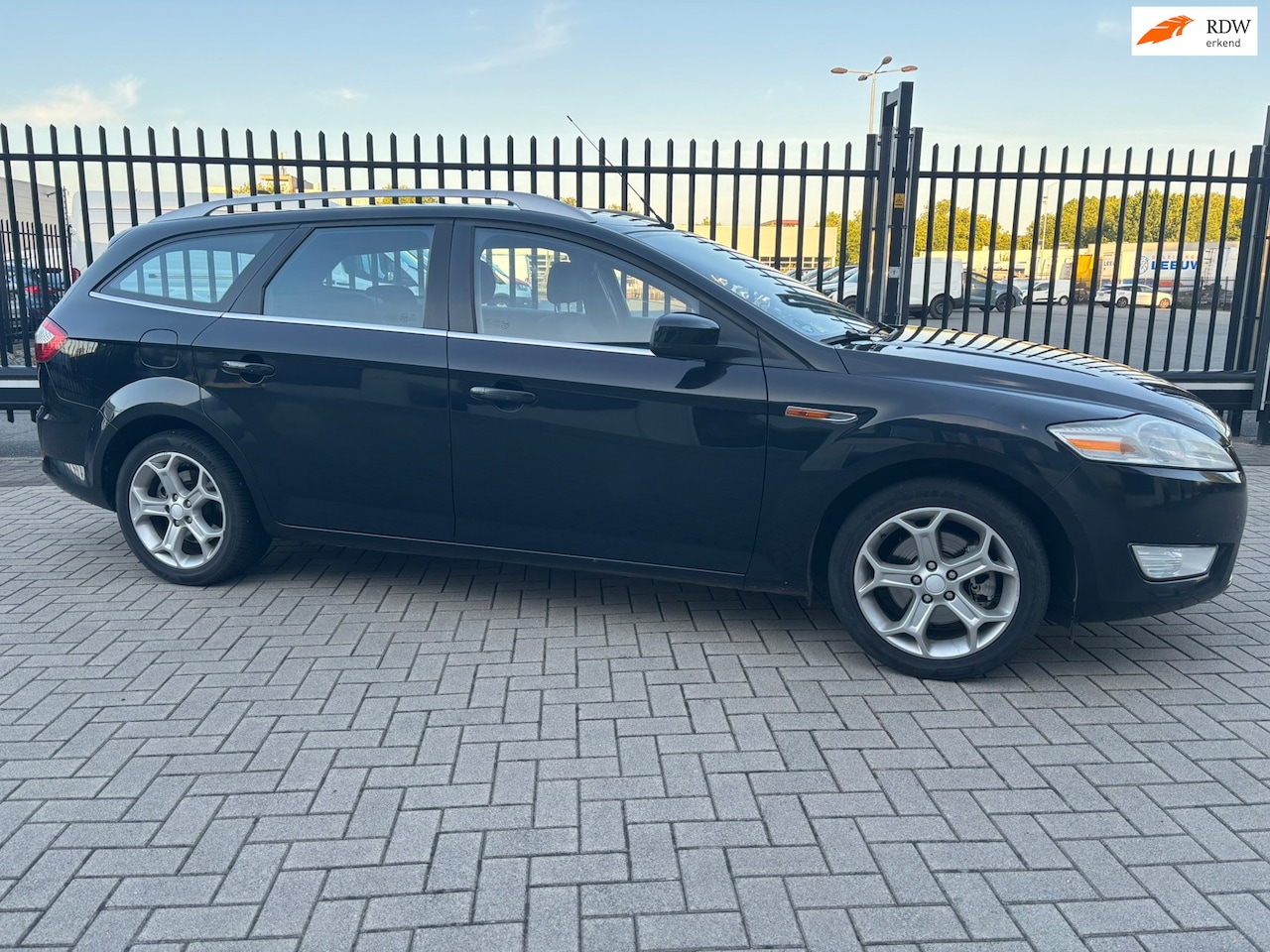 Ford Mondeo Wagon - 2.0-16V Titanium 2.0-16V Titanium - AutoWereld.nl