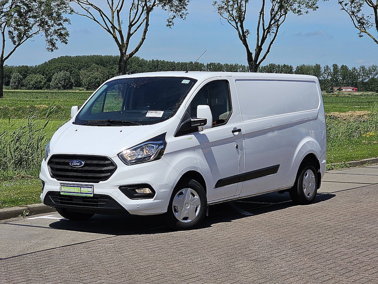 Ford Transit Custom - 300 2.0 TDCI L2H1 Ambiente L2H1 Navi Airco Apple Carplay Cruise Control Camera 3 Zits PDC - AutoWereld.nl