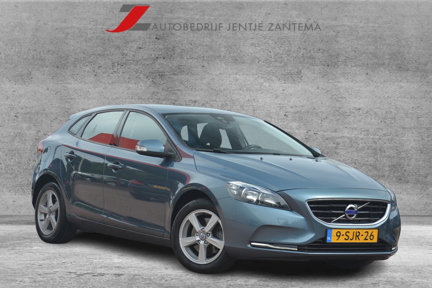 Volvo V40 - 1.6 T3 Kinetic | Navigatie | Cruise-control | PDC | NL auto!! | Trekhaak | - AutoWereld.nl