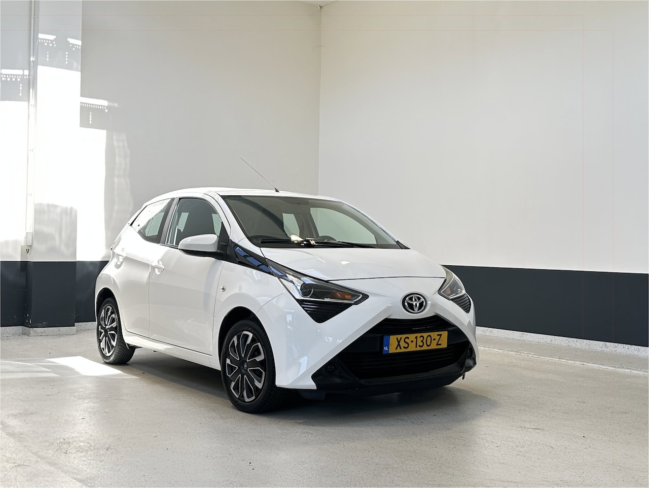 Toyota Aygo - 1.0 VVT-i x-play limited | NL | 2 Eig | Camera | Airco | C.V - AutoWereld.nl