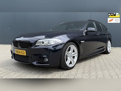 BMW 5-serie Touring - 528i High Executive M Sport Airco Cruise Pano Luchtvering