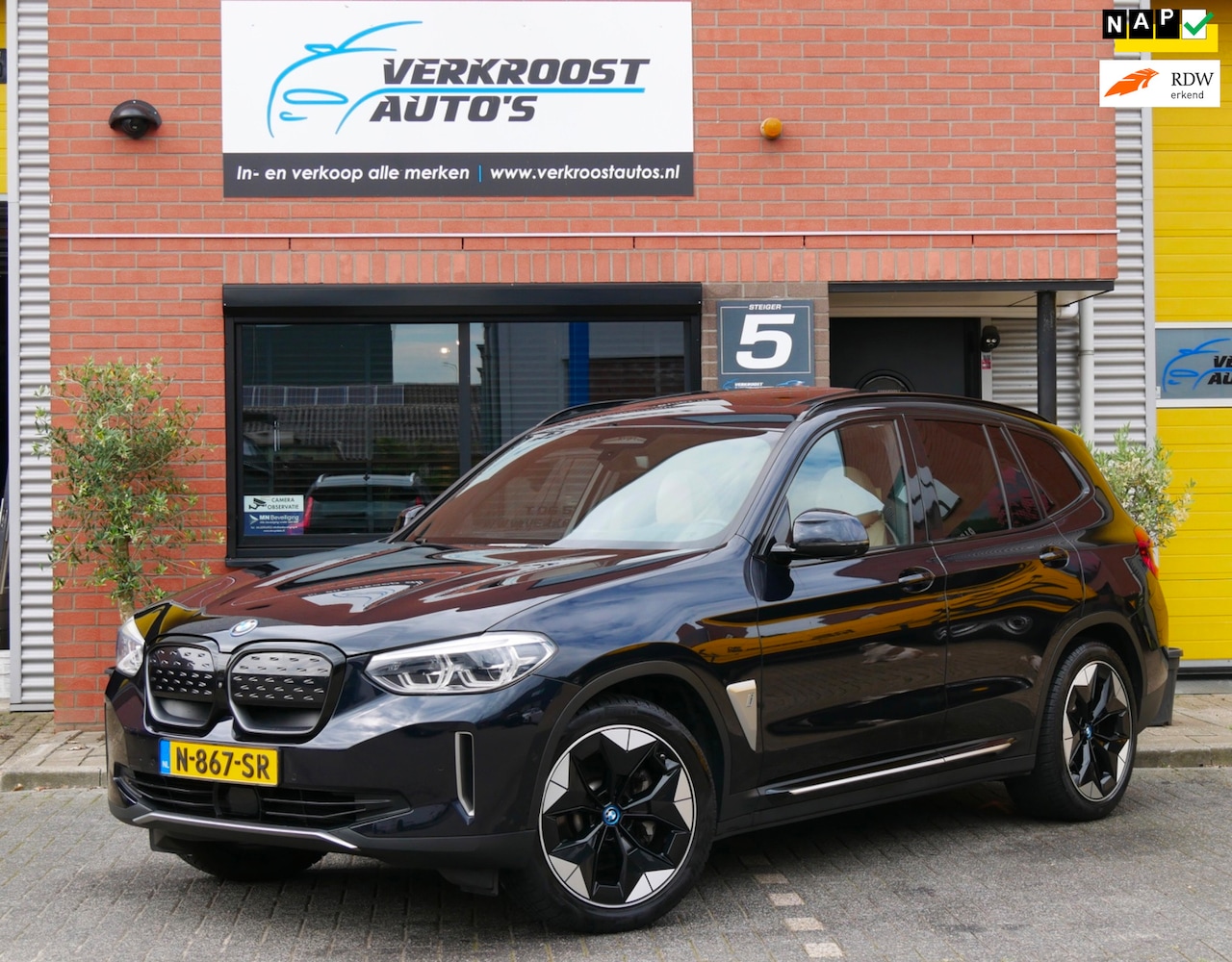 BMW iX3 - High Executive 80 kWh. pano. harman kardon. trekhaak soh 91% - AutoWereld.nl
