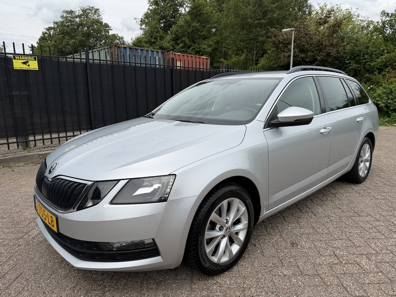 Skoda Octavia Combi - 1.5 TSI DSG Greentech Business Edition Carplay - AutoWereld.nl