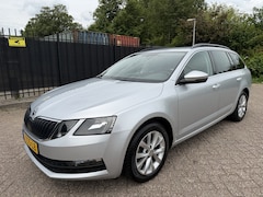 Skoda Octavia Combi - 1.5 TSI DSG Greentech Business Edition Carplay