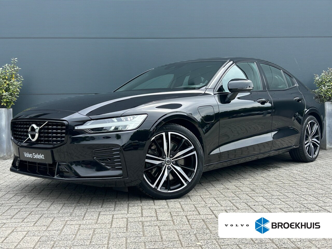 Volvo S60 - 2.0 Recharge T6 AWD R-Design | Pano | Trekhaak | Pilot Assist | Harman/Kardon | Memory | S - AutoWereld.nl