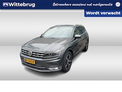 Volkswagen Tiguan - 1.4 TSI ACT Highline Digitale dashboard | Panoramische schuif kantel dak | Lederen bekledi