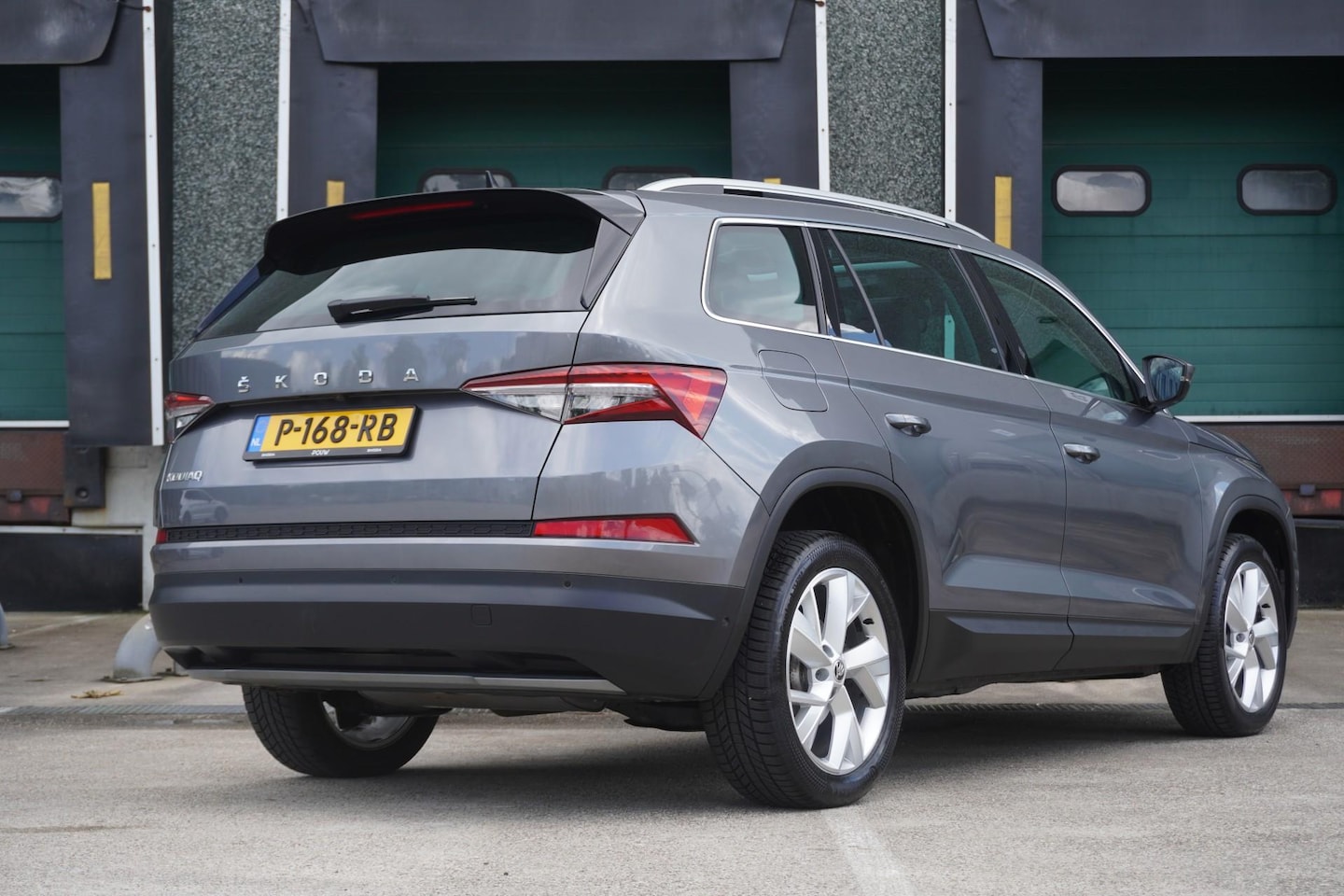 Skoda Kodiaq - 1.5 TSI 150pk DSG Business Edition Plus | Panoramadak | Trekhaak | Stoelverwarming/Ventila - AutoWereld.nl
