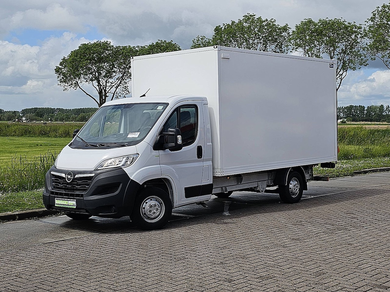 Opel Movano - 2.2D 140 3.5t L4 Bakwagen Laadklep Hollandia Airco 3 Zits Cruise Control Euro6 140 PK - AutoWereld.nl
