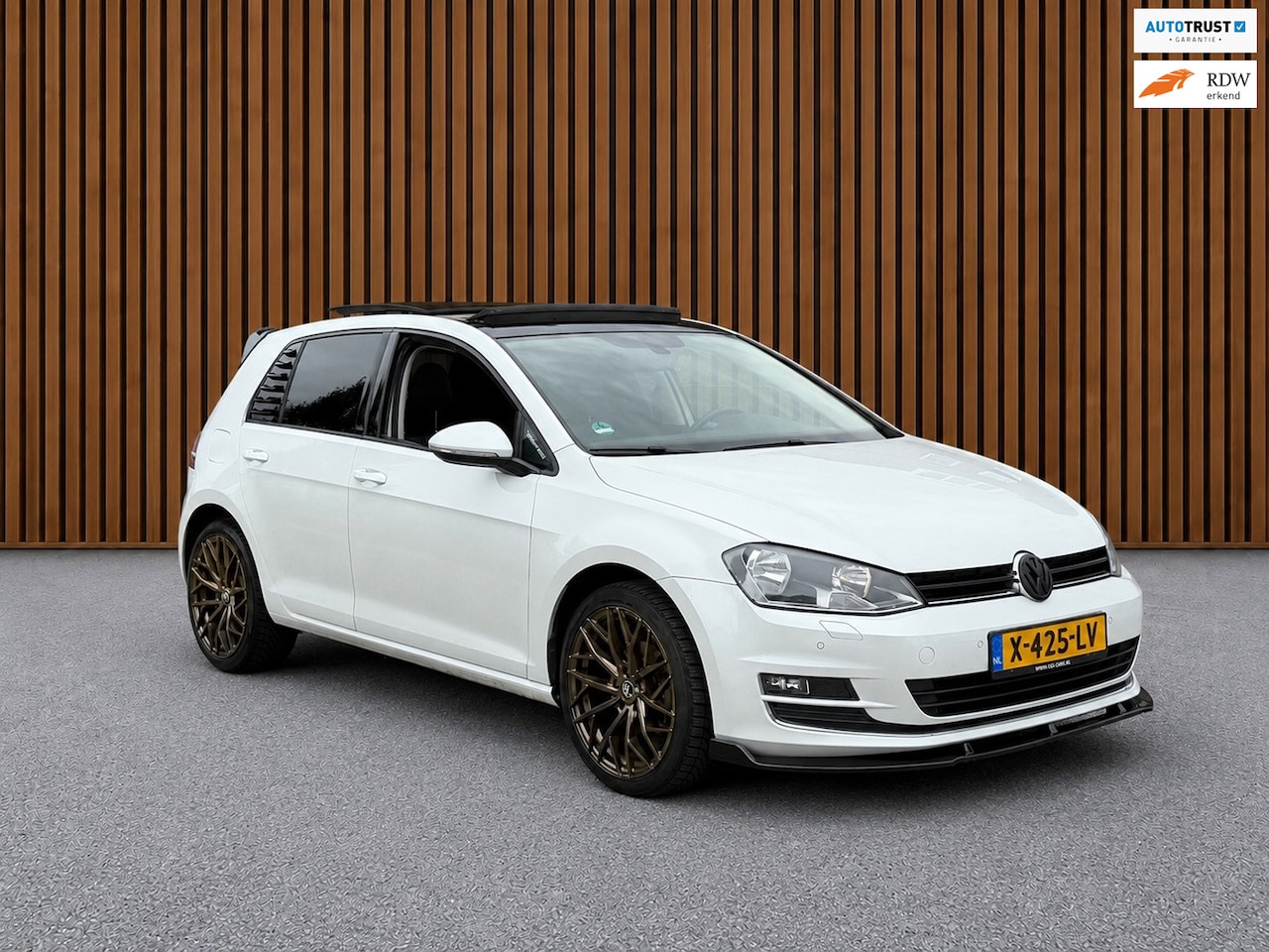 Volkswagen Golf - 1.2 TSI Allstar+Panorama+D.RiemVervangen+GoedOnderhouden - AutoWereld.nl