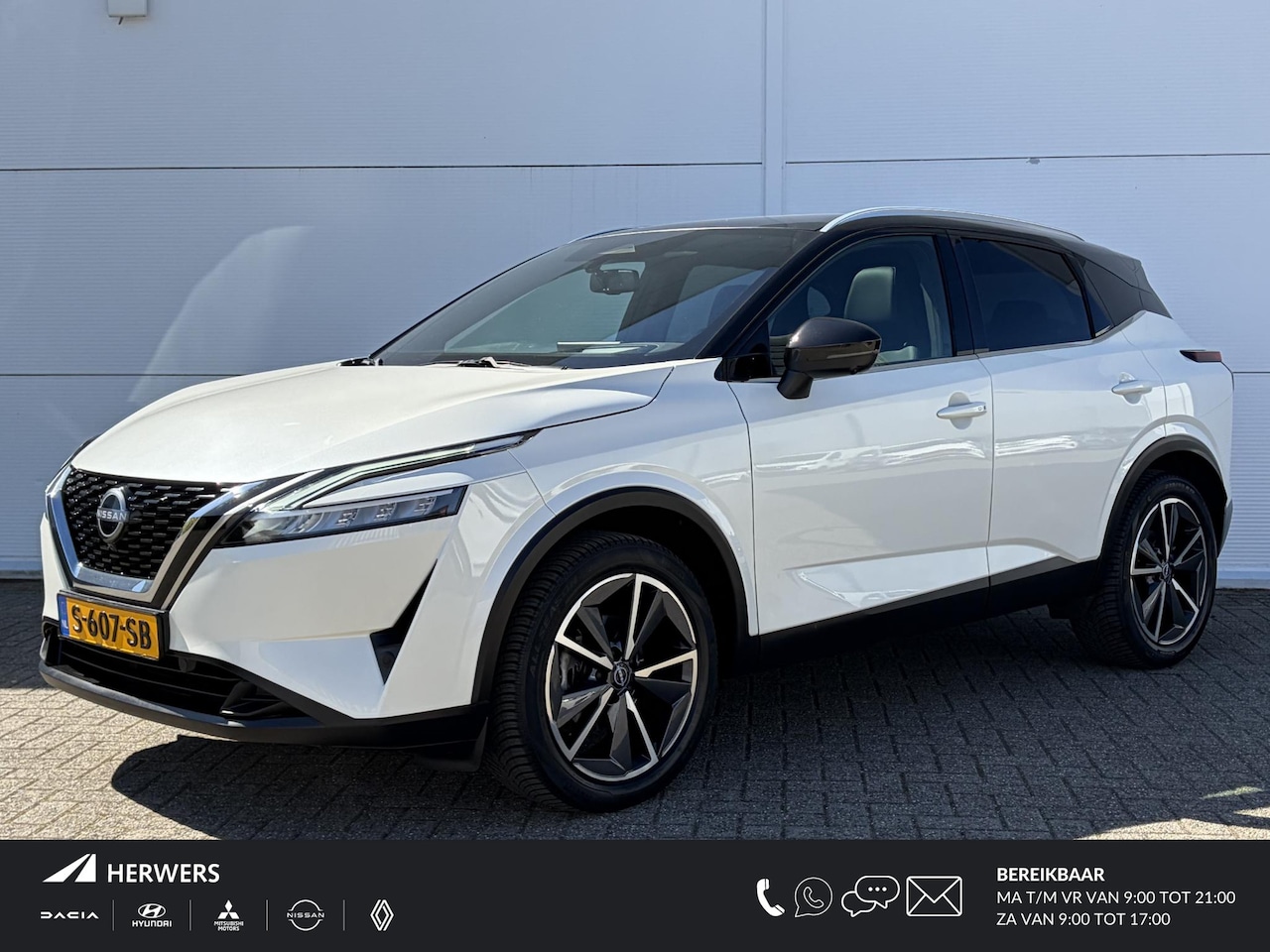 Nissan Qashqai - 1.3 MHEV Xtronic Tekna / Trekhaak (  1800 kg )  / panorama dak / - AutoWereld.nl