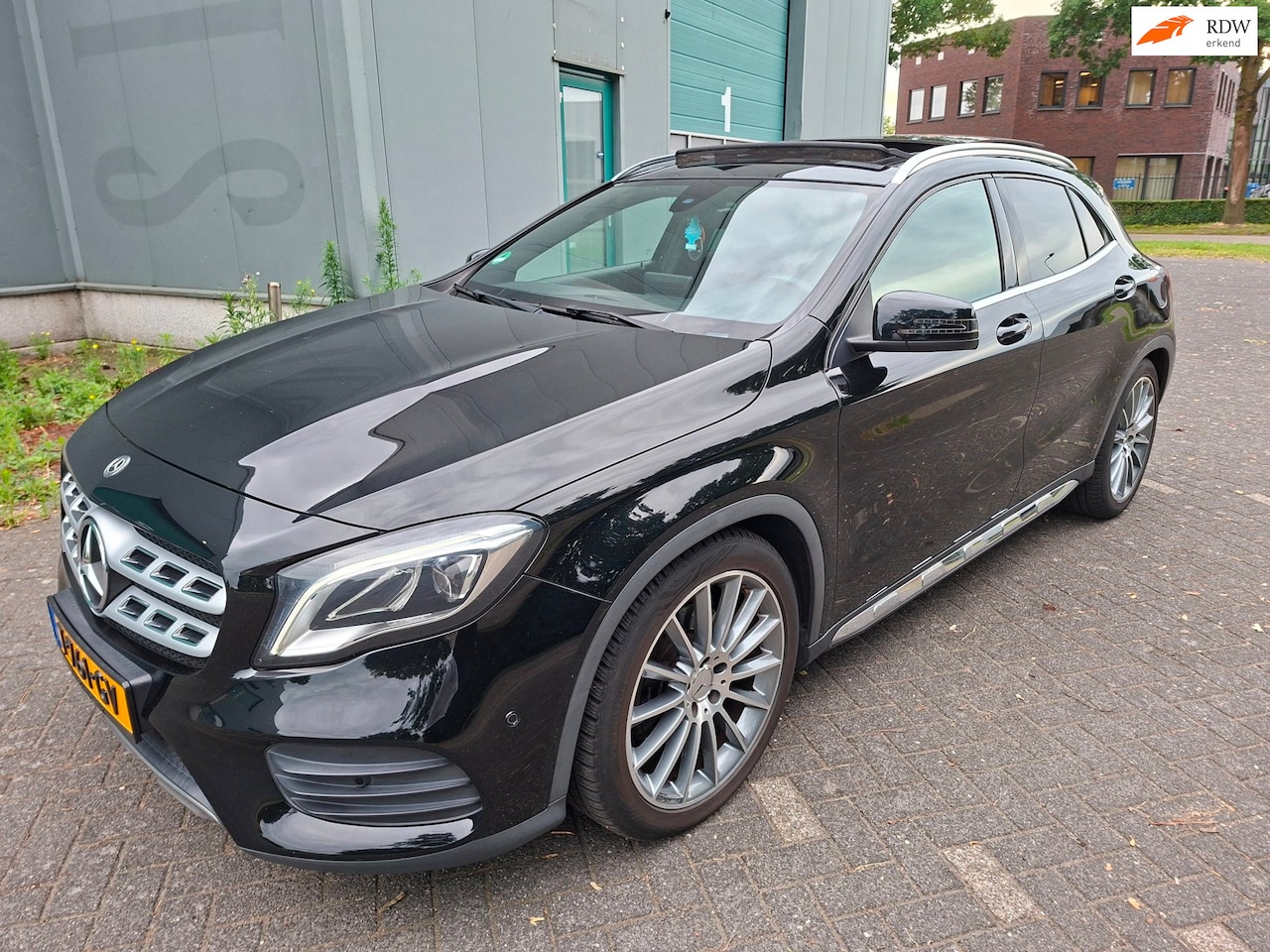 Mercedes-Benz GLA-Klasse - 250 4Matic Premium Plus AMG Line Panodak - AutoWereld.nl