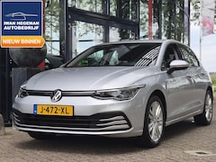 Volkswagen Golf - 1.0 TSI Life | Navigatie via Apple carplay | Climate Control | Parkeersensoren | Licht met