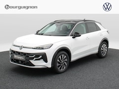 Volkswagen T-Roc - Life First Edition 1.5 eTSI 116 PK | Trekhaak | Stoel- & Stuurverwarming | Carplay | Camer