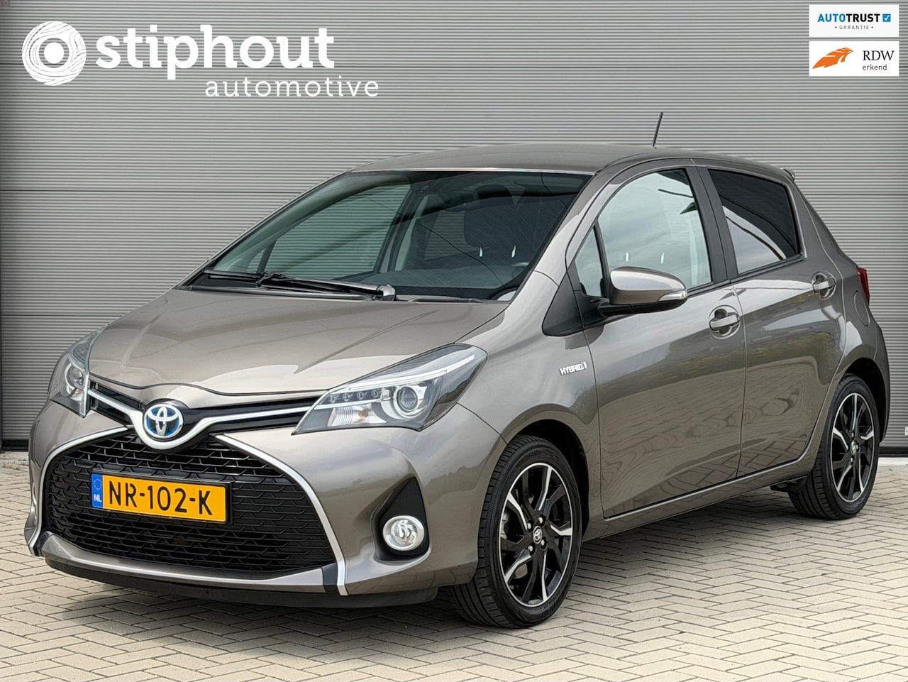 Toyota Yaris - 1.5 Hybrid Dynamic | Automaat| Volledig dealer onderhouden - AutoWereld.nl