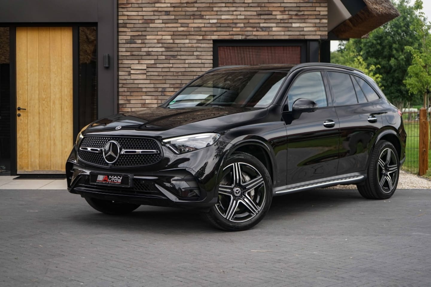 Mercedes-Benz GLC-klasse - 400e AMG 4Matic 381PK Luchtv/Night/4WB/360/Burm/Memory - AutoWereld.nl