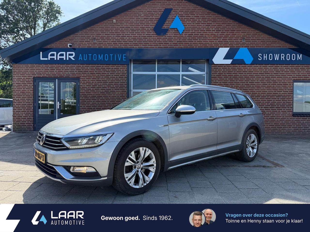 Volkswagen Passat Variant - 2.0 TDI 190PK Highline Alltrack Automaat DUBBEL MASSAVLIEGWIEL VOELBAAR + HOORBAAR | MEENE - AutoWereld.nl