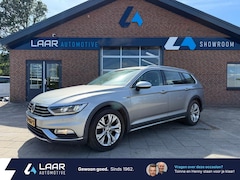 Volkswagen Passat Variant - 2.0 TDI 190PK Highline Alltrack Automaat DUBBEL MASSAVLIEGWIEL VOELBAAR + HOORBAAR | MEENE