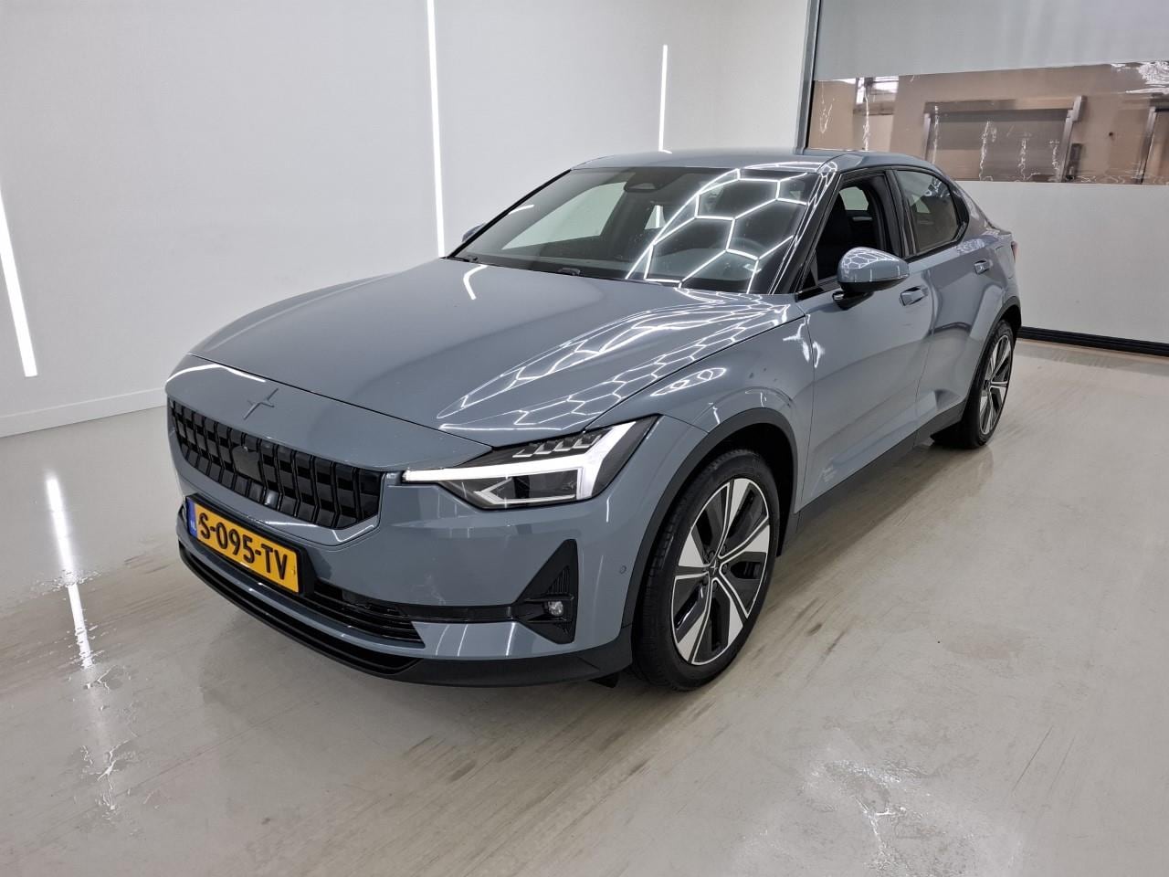 Polestar 2 - Long Range Single Motor 231PK 94,7% SoH [ TREKHAAK+19 INCH+STOELVERWARMING+547KM WLTP ] - AutoWereld.nl