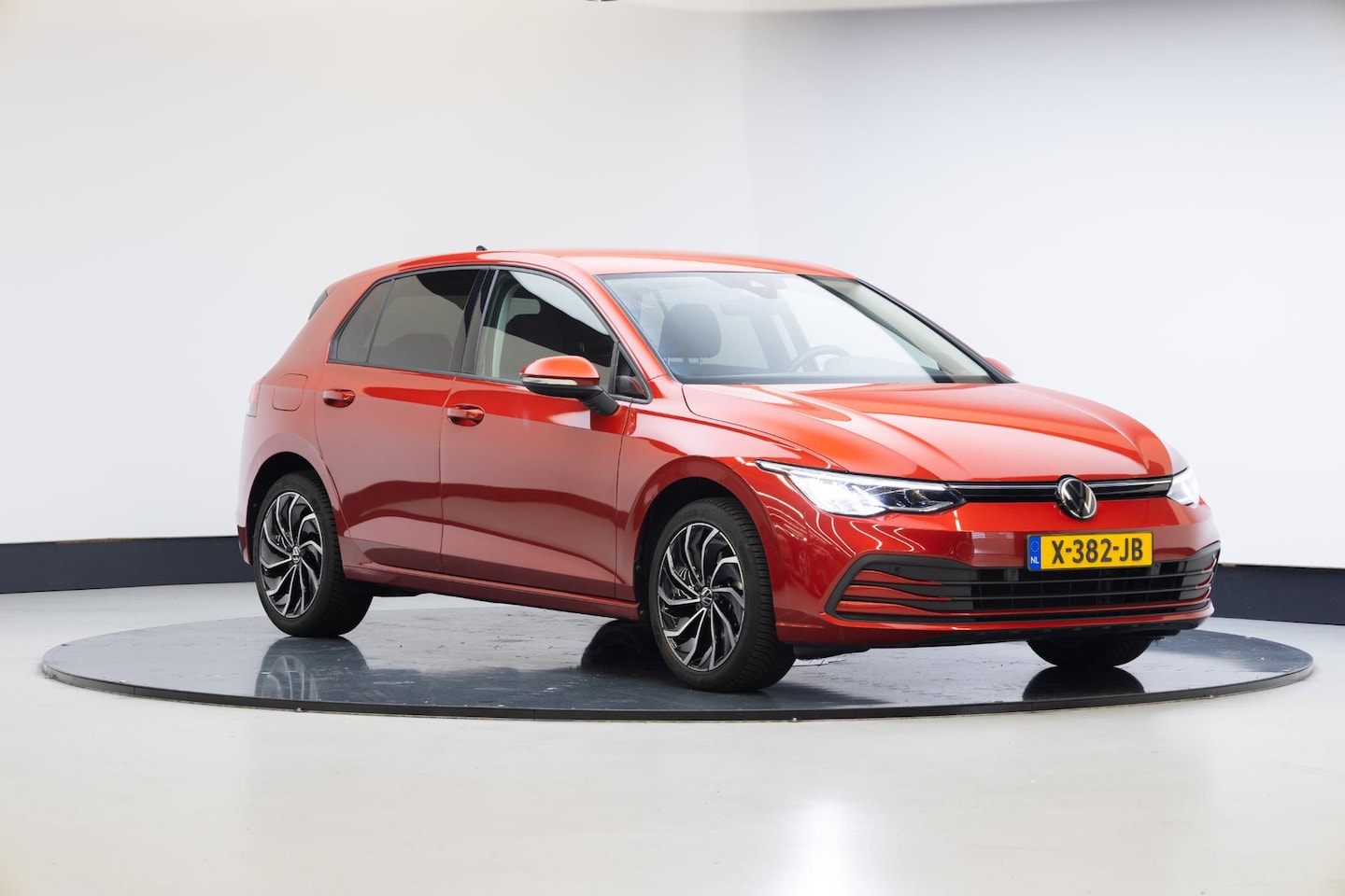 Volkswagen Golf - 1.0 TSI Life | Comfort | Carplay | Stoelv. | Camera | - AutoWereld.nl