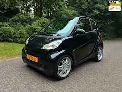 Smart Fortwo coupé - 1.0 BRABUS 98pk Leder / Airco / Carplay / Stoelverwarming