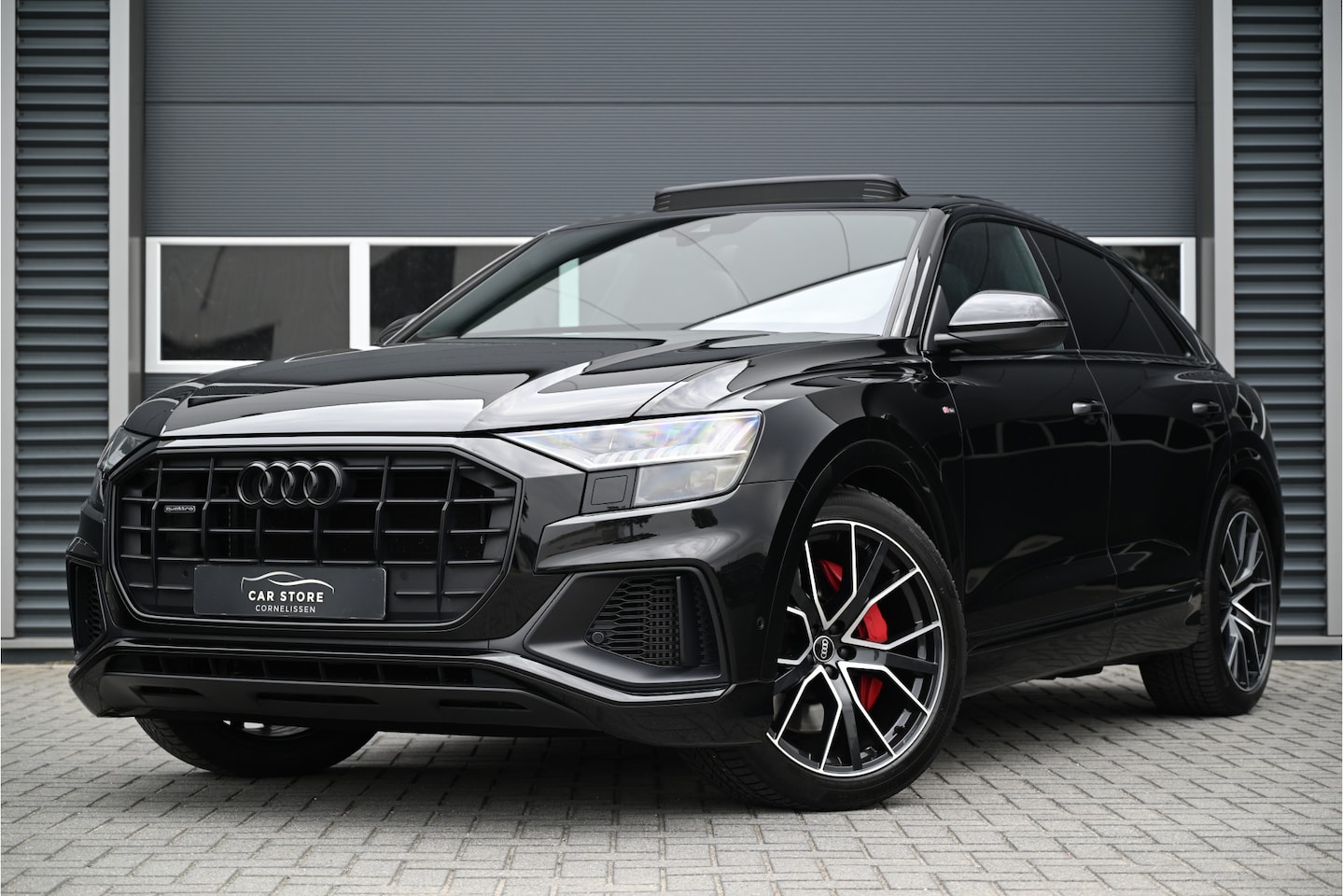 Audi Q8 - 55 TFSI e QUATTRO / 3 X S-LINE / PANO / B&O / LED MATRIX / SFEERVERLICHTING / CAMERA / TRE - AutoWereld.nl