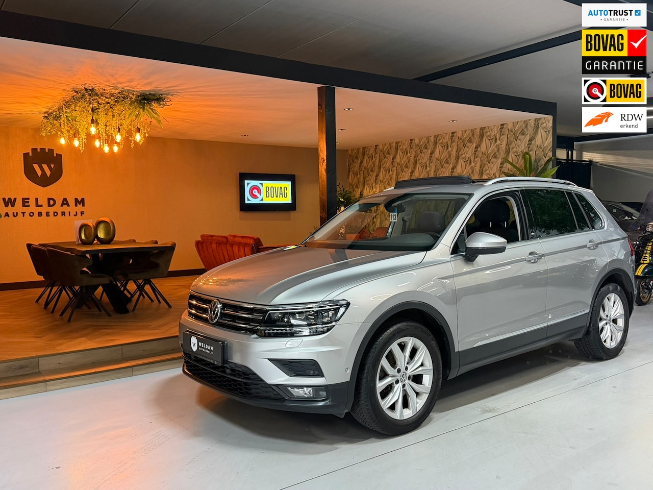 Volkswagen Tiguan - 1.4 TSI ACT SOUND Comfortline Business|Pano|ACC|CarPlay|Camera|Blind Spot|Elektr. Achterkl - AutoWereld.nl