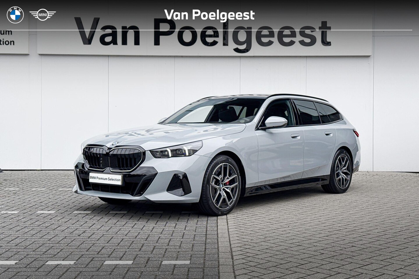 BMW 5-serie Touring - 520i | Innovation Pack | M Sport | Panoramadak | Bowers & Wilkins | - AutoWereld.nl