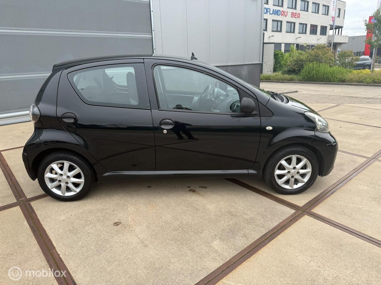 Toyota Aygo - 1.0-12V Cool 1.0-12V Cool - AutoWereld.nl