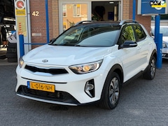 Kia Stonic - 1.0 T-GDi MHEV DynamicPlusLine | Trekhaak | Automaat | org. NL. auto | Park. sens. achter